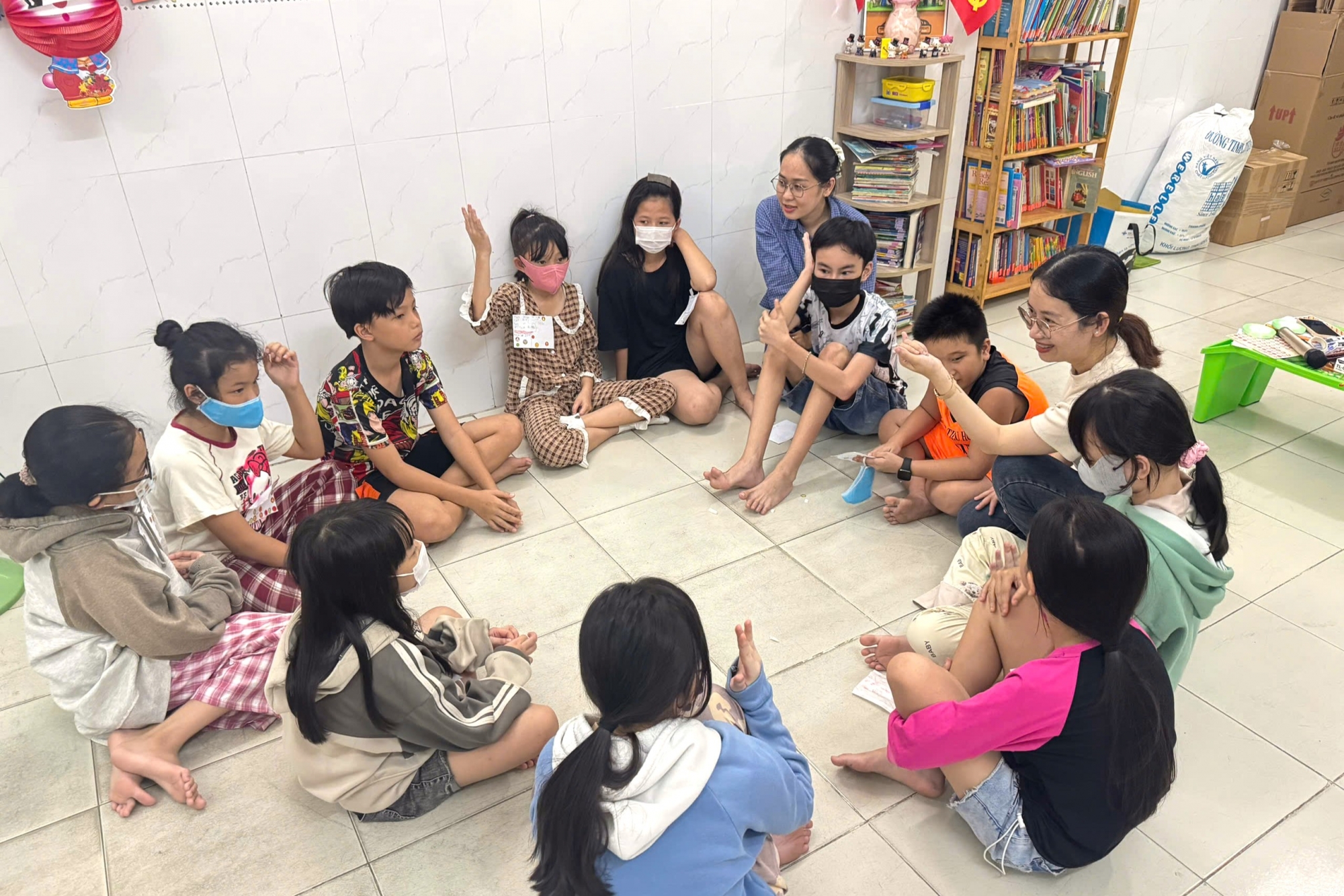 Đa dạng các hoạt động cùng trẻ Cắt đứt Vòng xoáy