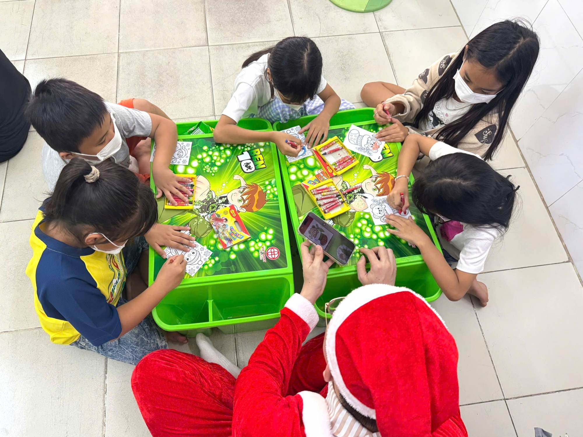 Giáng sinh ấm áp cùng các em nhỏ dự án Cắt đứt Vòng xoáy tại TP. Hồ Chí Minh