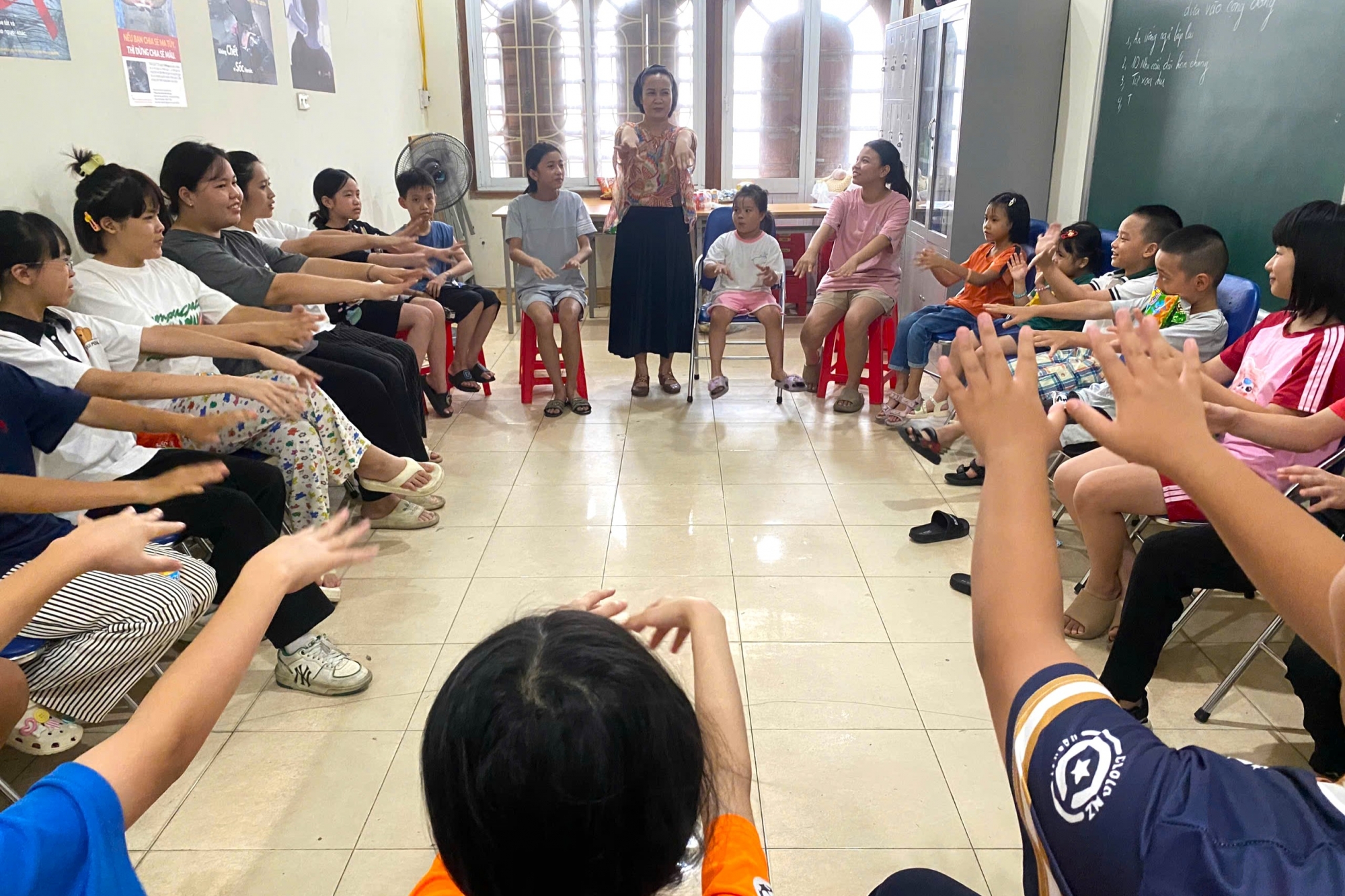 Trang bị kỹ năng phòng chống đuối nước cho trẻ thuộc dự án Cắt đứt Vòng xoáy
