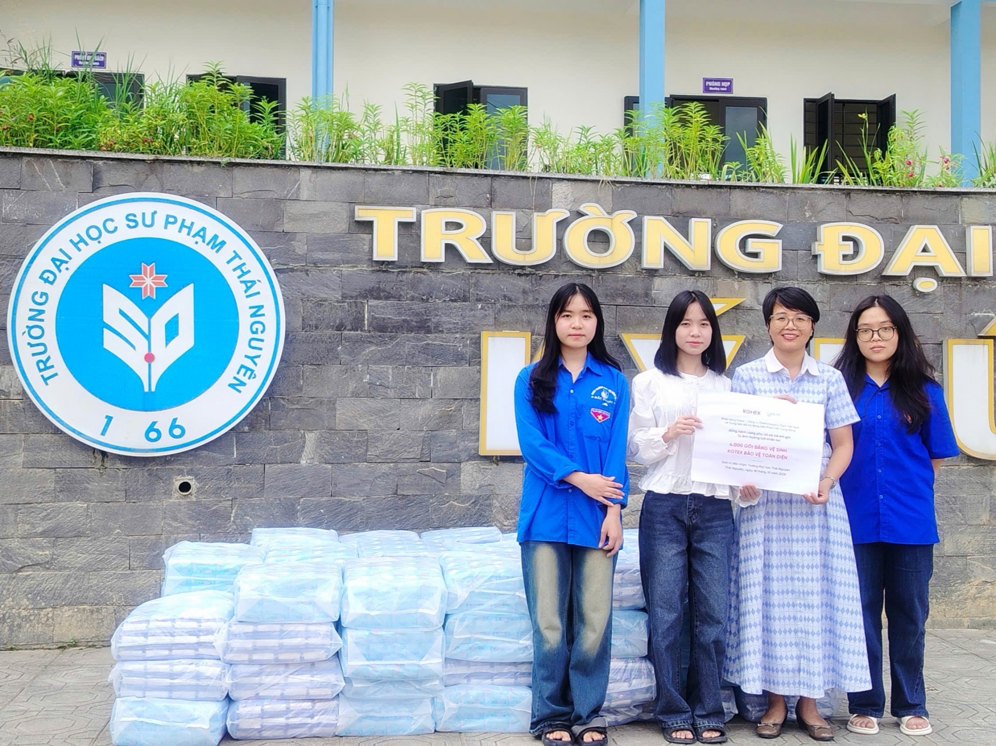 Kotex Việt Nam chung tay cùng SCDI san sẻ 13.000 gói băng vệ sinh gửi đến chị em phụ nữ và trẻ em gái chịu ảnh hưởng bởi bão lụt tại Thái Nguyên