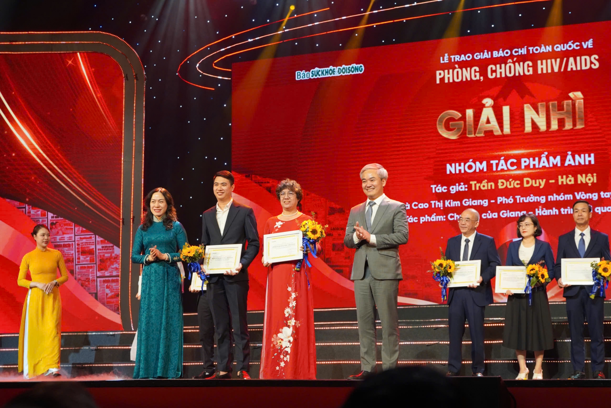 Vinh danh câu chuyện của cộng đồng trong ứng phó với HIV/AIDS