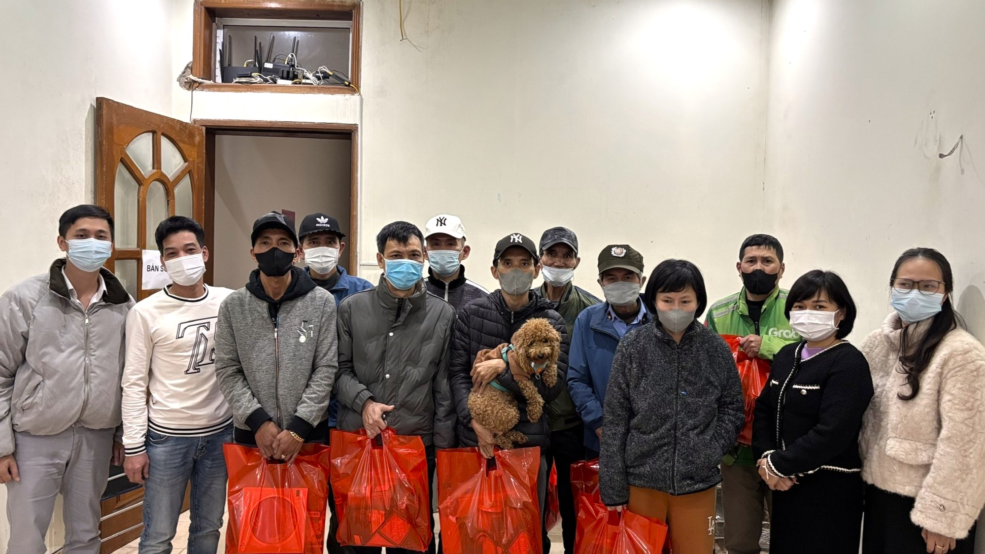 Thăm hỏi và trao quà Tết đến khách hàng dự án DRIVE-TB