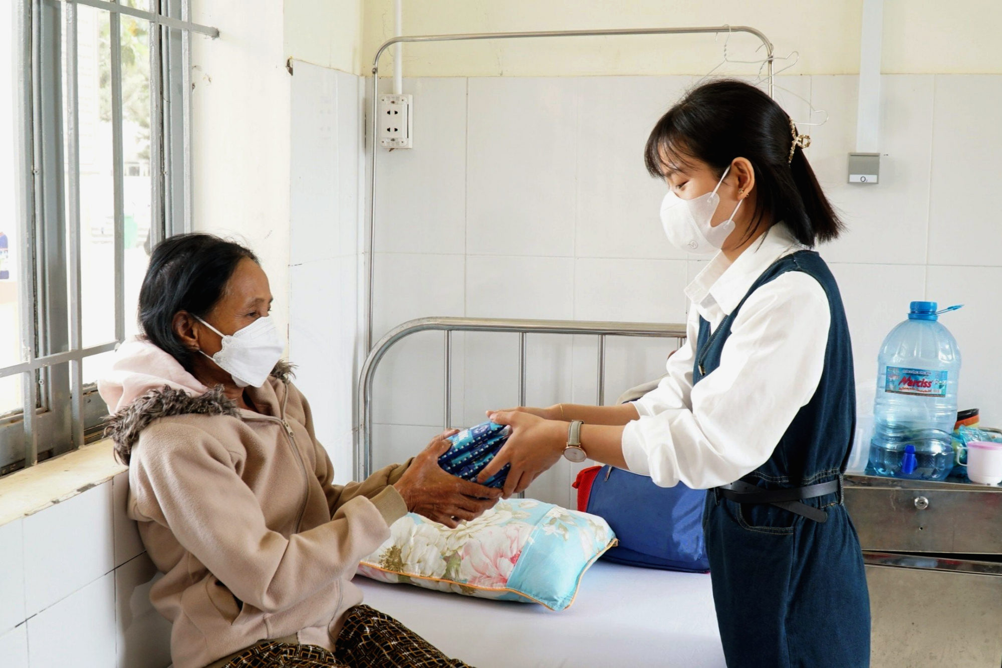 Overcoming Tuberculosis: Stories of victories made together