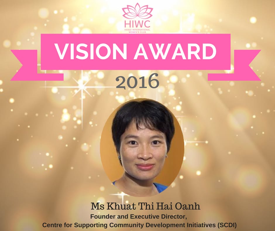 Giám đốc SCDI Khuất Thị Hải Oanh nhận giải thưởng “Tầm nhìn 2016”