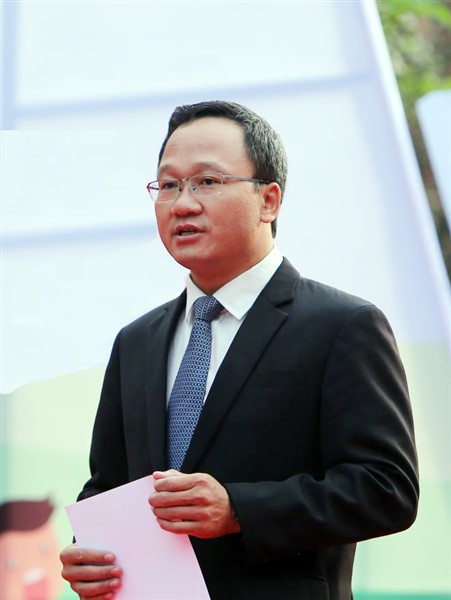 Khuất Việt Hùng